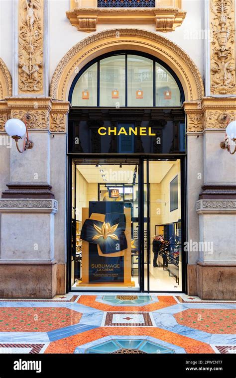 negozio chanel chic napoli